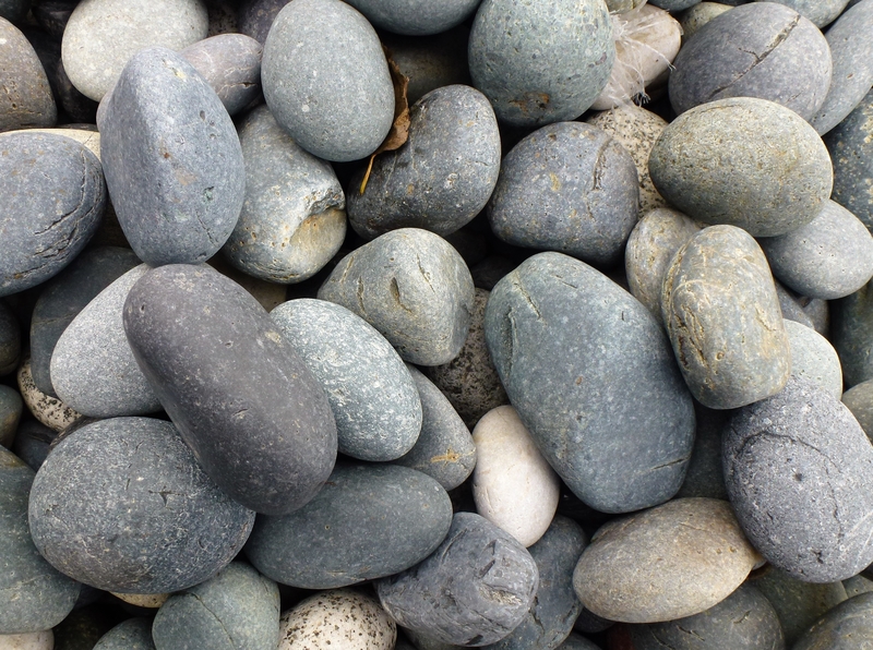 Large River Stones/Mexican Rive Pebbles